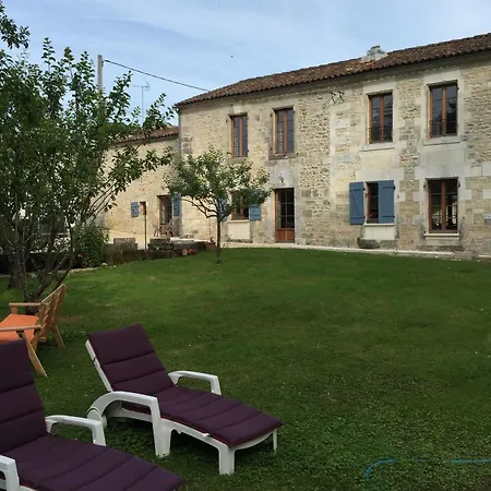 Petit Moulin De Veillard * Bourg-Charente